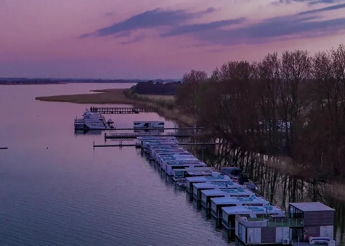 Ht Houseboats - Domki Na Wodzie - Sauna, Motorowka, Rowerki Wodne