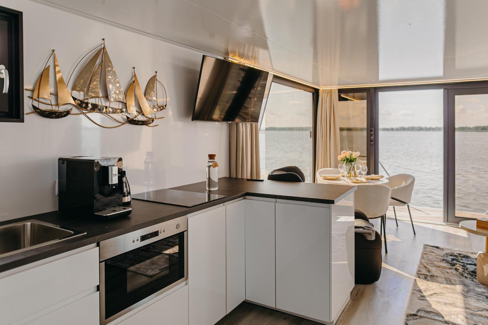 Apartment Ht Houseboats - Domki Na Wodzie - Sauna, Motorowka, Rowerki Wodne
