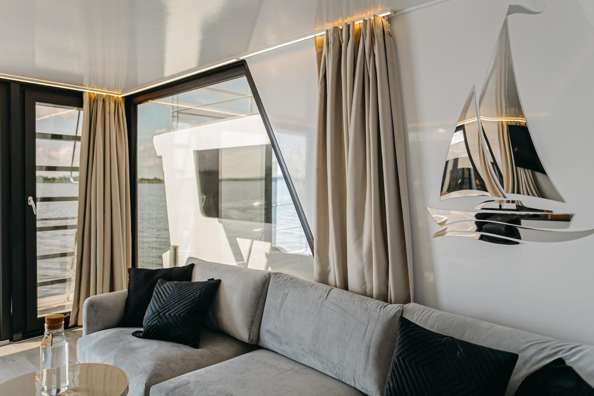Ht Houseboats - Na Wodzie - Sauna, Motorowka, Rowerki Wodne Apartament Mielno (Koszalin)